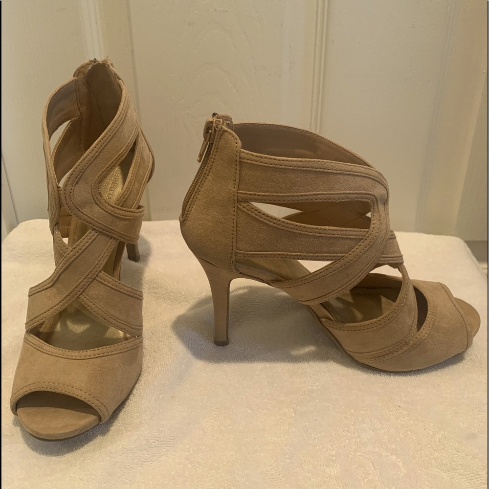 Christian Siriano tan heels, size 8.